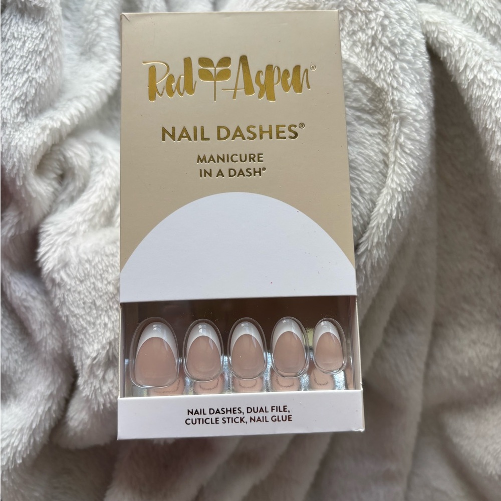 Red Aspen Nail Dashes - classic French mamie